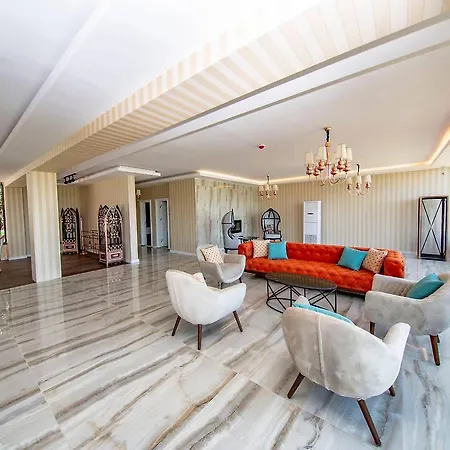 Ivy Sailing Hotel 4*