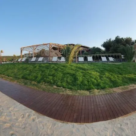 Ivy Sailing Hotel