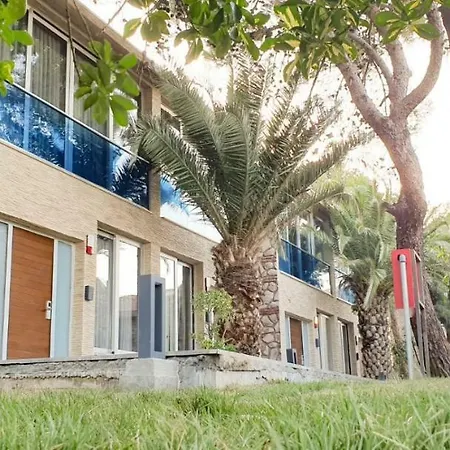 Ivy Sailing Hotel 4*